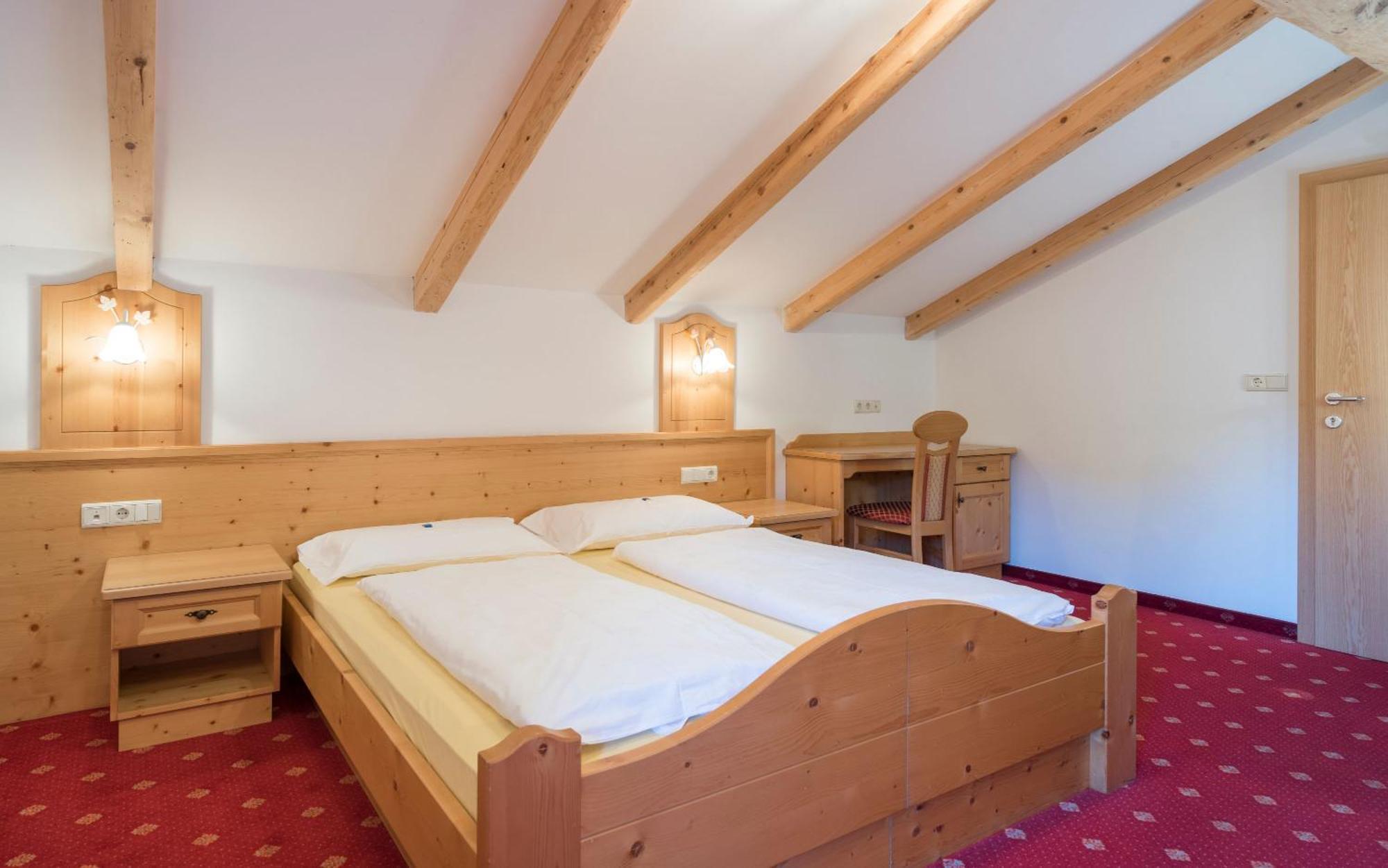 Hotel Kaserhof Valles Ngoại thất bức ảnh