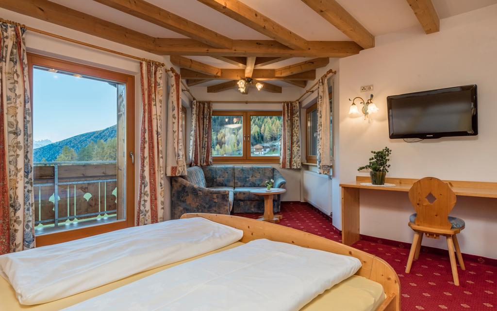 Hotel Kaserhof Valles Ngoại thất bức ảnh