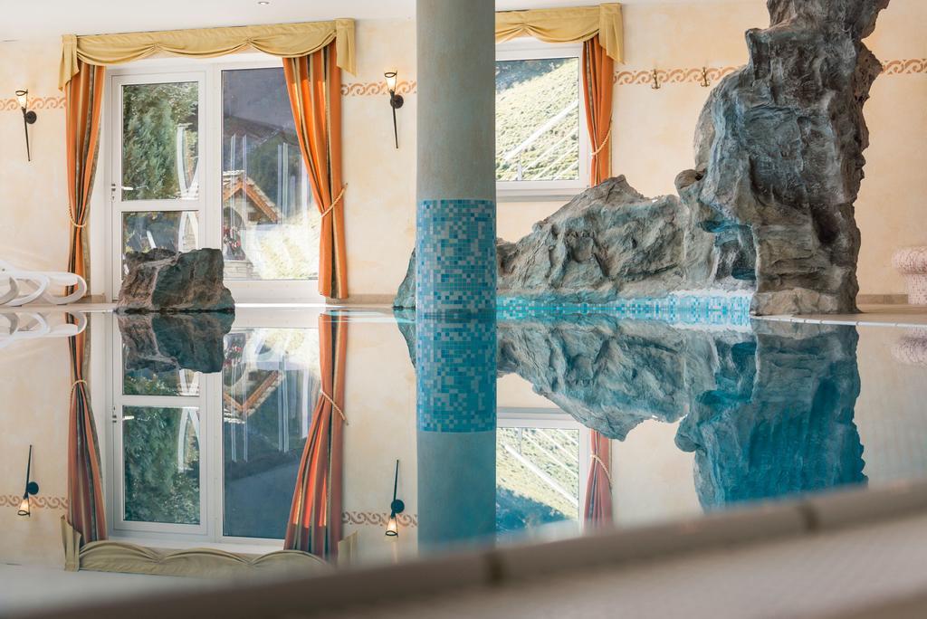 Hotel Kaserhof Valles Ngoại thất bức ảnh